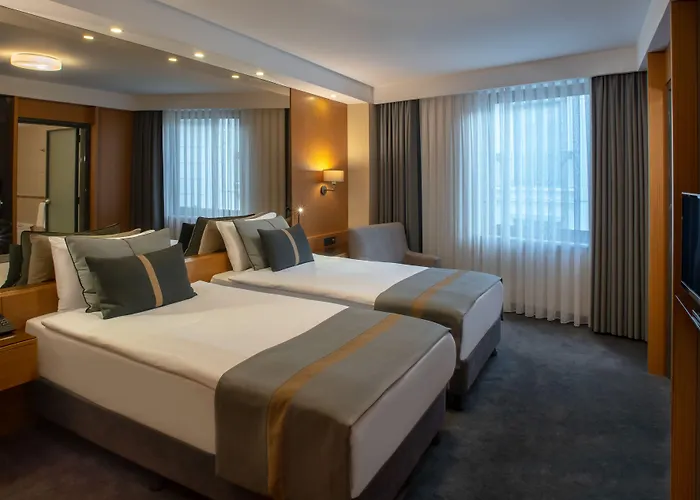 Hotel Tan - Special Category