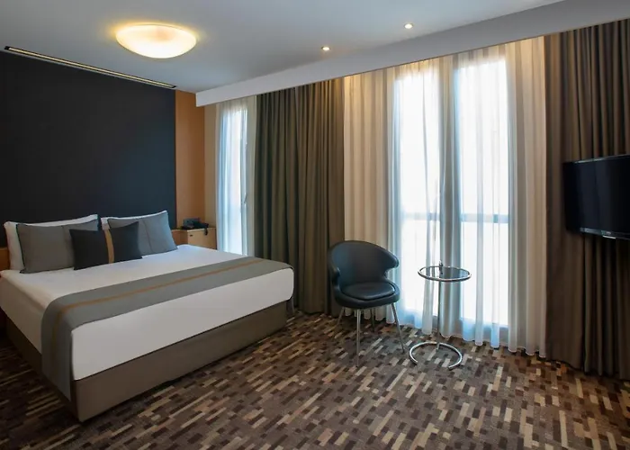 Hotel Tan - Special Category