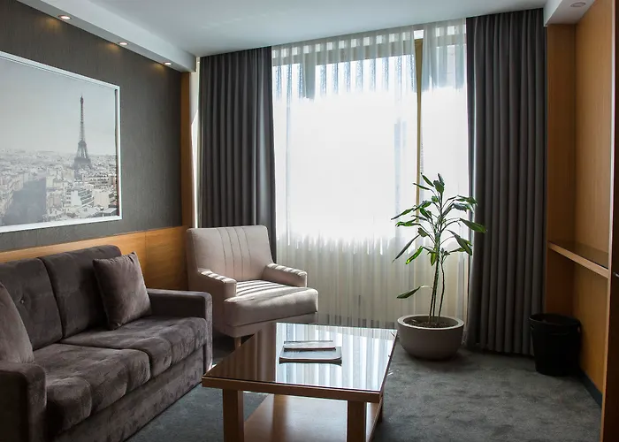 Tan - Special Category Hotell