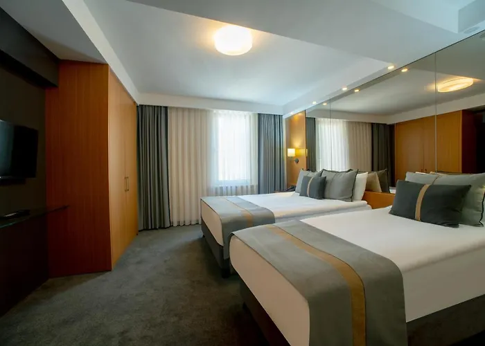 Tan - Special Category 4* Istanbul